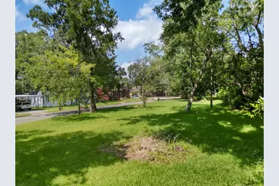 214 W Hunnicutt Street, Baytown, TX 77520 - Photo 7