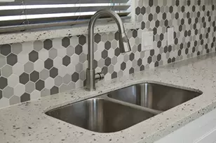 5046 Van Fleet St, Houston, TX 77033 - Photo 17