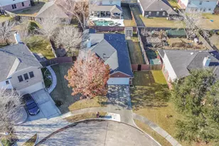 3711 Norwood Glen Ln, Friendswood, TX 77546 - Photo 3