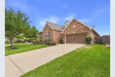 2323 Darden Springs Lane, Friendswood, TX 77546 - Photo 3
