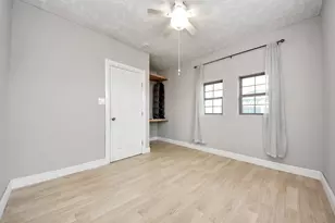 215 E Saint Charles Dr, Crosby, TX 77532 - Photo 15