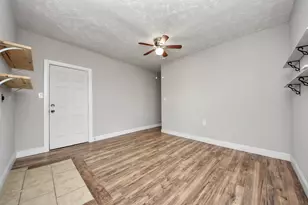 215 E Saint Charles Dr, Crosby, TX 77532 - Photo 25