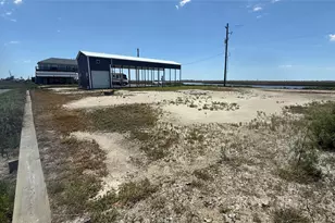 1326 N Tinkle Ln, Crystal Beach, TX 77650 - Photo 1