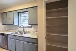 2105 Willow St, Bay City, TX 77414 - Photo 13