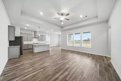 107 Lake Woodshore Court, Clute, TX 77531 - Photo 3