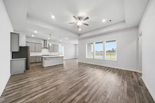 107 Lake Woodshore Ct, Clute, TX 77531 - Photo 3