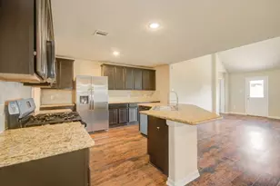 9919 Shimmering Lakes Dr, Rosharon, TX 77583 - Photo 9