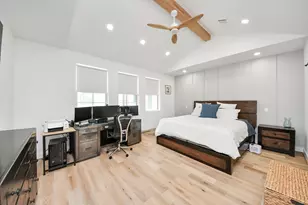2211 Bevis St, Houston, TX 77008 - Photo 25