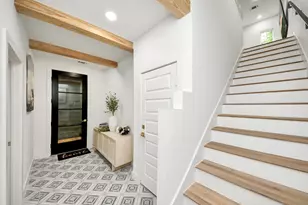 2211 Bevis St, Houston, TX 77008 - Photo 9