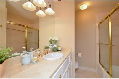 1573 W Sam Houston Parkway S, Houston, TX 77042 - Photo 11