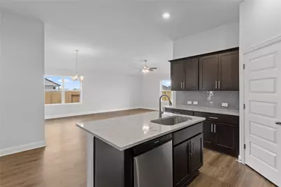 2031 Emerald Lake Trail, Dayton, TX 77525 - Photo 7