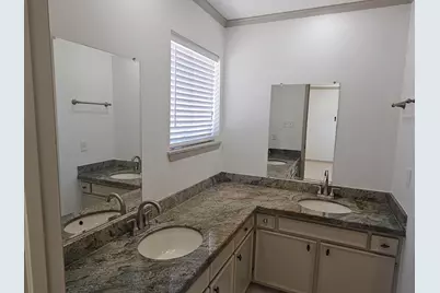 1907 Avenue C, Katy, TX 77493 - Photo 9