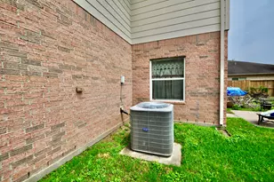 6806 Adella Ct, Pearland, TX 77584 - Photo 9