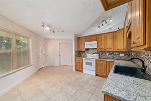 21603 Slippery Creek Ln, Spring, TX 77388 - Photo 9