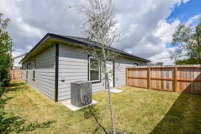 9734 Pelsey Street #B, Houston, TX 77029 - Photo 19