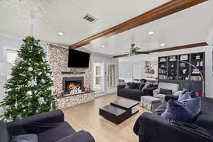 827 Thicket Ln, Houston, TX 77079 - Photo 9