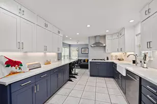 827 Thicket Ln, Houston, TX 77079 - Photo 13