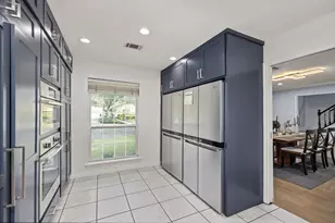 827 Thicket Ln, Houston, TX 77079 - Photo 11