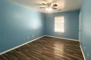 8010 Arrowhead Ln, Houston, TX 77075 - Photo 9
