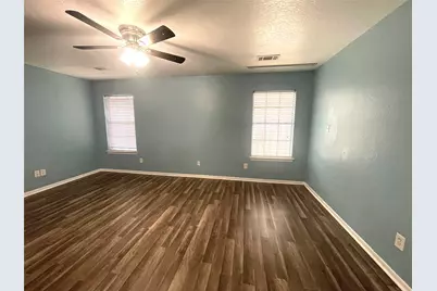 8010 Arrowhead Lane, Houston, TX 77075 - Photo 7