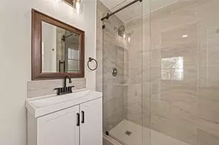 148 W Whitney St, Houston, TX 77018 - Photo 19