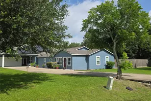 3632 W Meadow Ln, Dickinson, TX 77539 - Photo 1