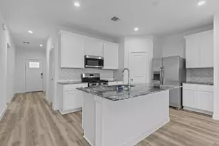 1021 River Coral, Alvin, TX 77511 - Photo 3