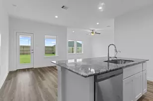 1021 River Coral, Alvin, TX 77511 - Photo 5