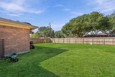 2701 Brook Bend Lane, El Campo, TX 77437 - Photo 23