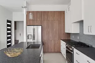 111 E 32nd St, Houston, TX 77018 - Photo 9