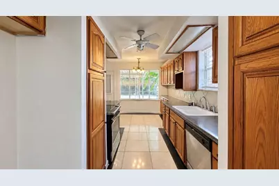 10911 Sageleaf Lane, Houston, TX 77089 - Photo 5