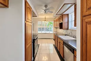 10911 Sageleaf Ln, Houston, TX 77089 - Photo 5