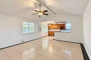 10911 Sageleaf Ln, Houston, TX 77089 - Photo 9
