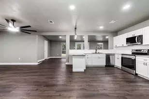 717 Cedar Lawn Dr, Alvin, TX 77511 - Photo 7
