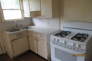 1755-57 Lynn Ln, Freeport, TX 77541 - Photo 25