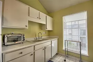 9809 Richmond Ave., Houston, TX 77042 - Photo 15