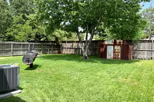 3702 Echo Grove Ln, Houston, TX 77043 - Photo 17