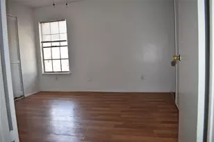 11909 Bob White Dr, Houston, TX 77035 - Photo 11