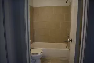 11909 Bob White Dr, Houston, TX 77035 - Photo 9