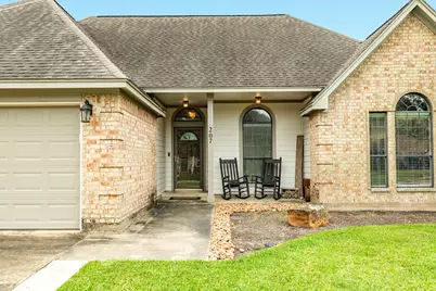 207 Hancock Street, Clute, TX 77531 - Photo 9