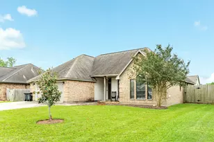 207 Hancock St, Clute, TX 77531 - Photo 7