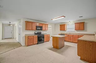 104 Macarthur St, Baytown, TX 77520 - Photo 5