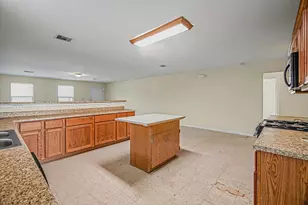 104 Macarthur St, Baytown, TX 77520 - Photo 11