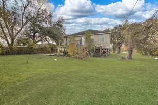 104 Macarthur St, Baytown, TX 77520 - Photo 31