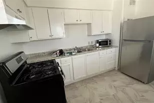 1908 33rd St, Galveston, TX 77550 - Photo 9