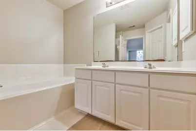 9845 Youpon Ridge Way, Conroe, TX 77385 - Photo 19