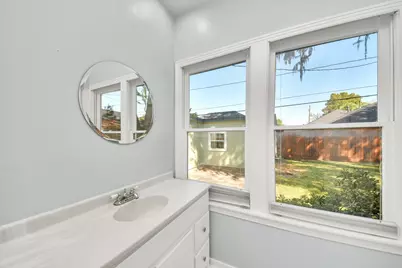 909 Fugate Street, Houston, TX 77009 - Photo 31