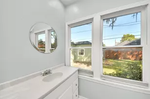 909 Fugate St, Houston, TX 77009 - Photo 31