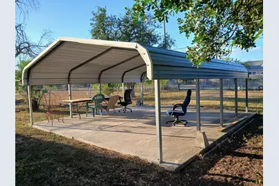 724 E Richard Avenue, Kingsville, TX 78363 - Photo 11