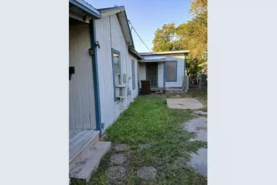 724 E Richard Avenue, Kingsville, TX 78363 - Photo 3